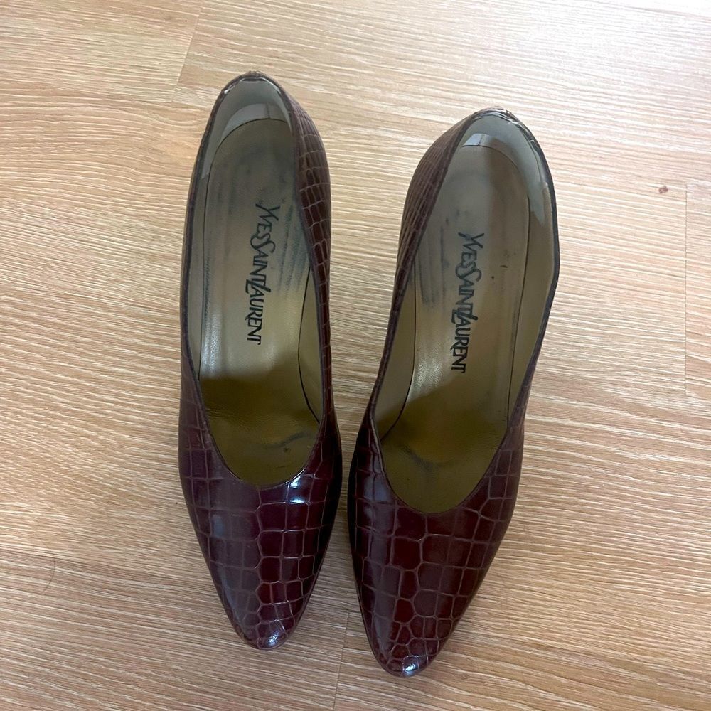 ✨ Yves Saint Laurent Brown Snakeskin Heels ✨
